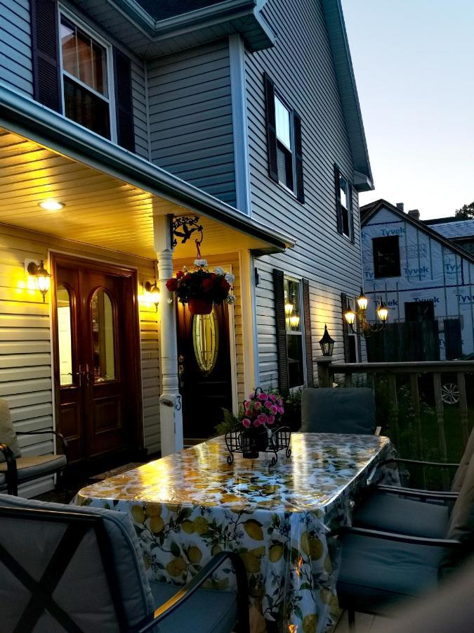 Inn On The Harbour Шарлъттаун Екстериор снимка